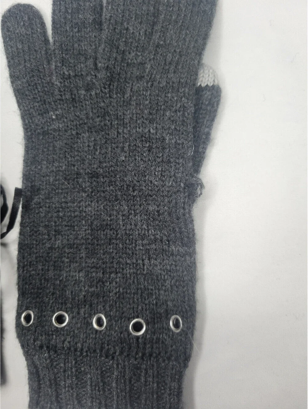 Michael Kors Tech Friendly Tassel Gloves Mittens Dark Grey Gray O/S   ***READ***